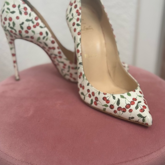 Stunning vintage cherry Christian heels - Picture 5 of 7